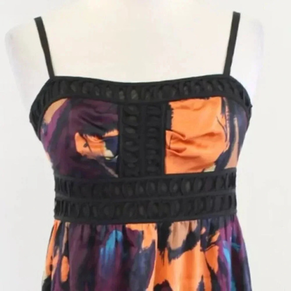 Very original and feminine Guess Silk cocktail dress by Marciano - Picture 2 of 7